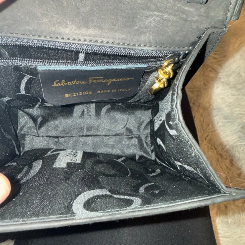 Salvatore Ferragamo black suede handbag with bow accent - Picture 4 of 6